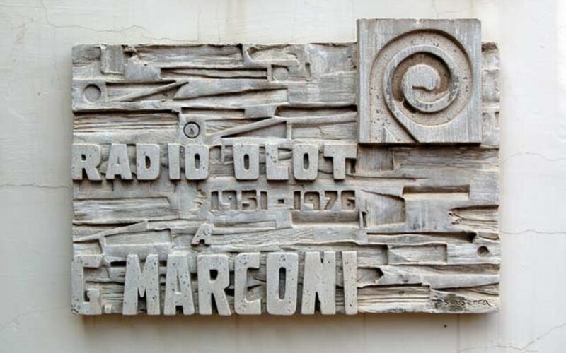 1976 – Homenatge a Marconi (Plaça del Mig)