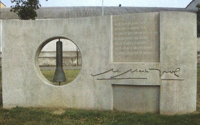 1999 – Monument a Miquel Martí i Pol (Parc Martí i Pol, al Palau)