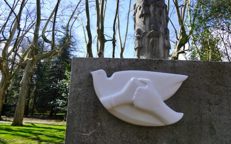 2025 – Monument a la Sardana i la Pau Parc Nou, Jardí Poètic