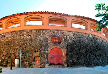 plaça braus olot circ a la plaça